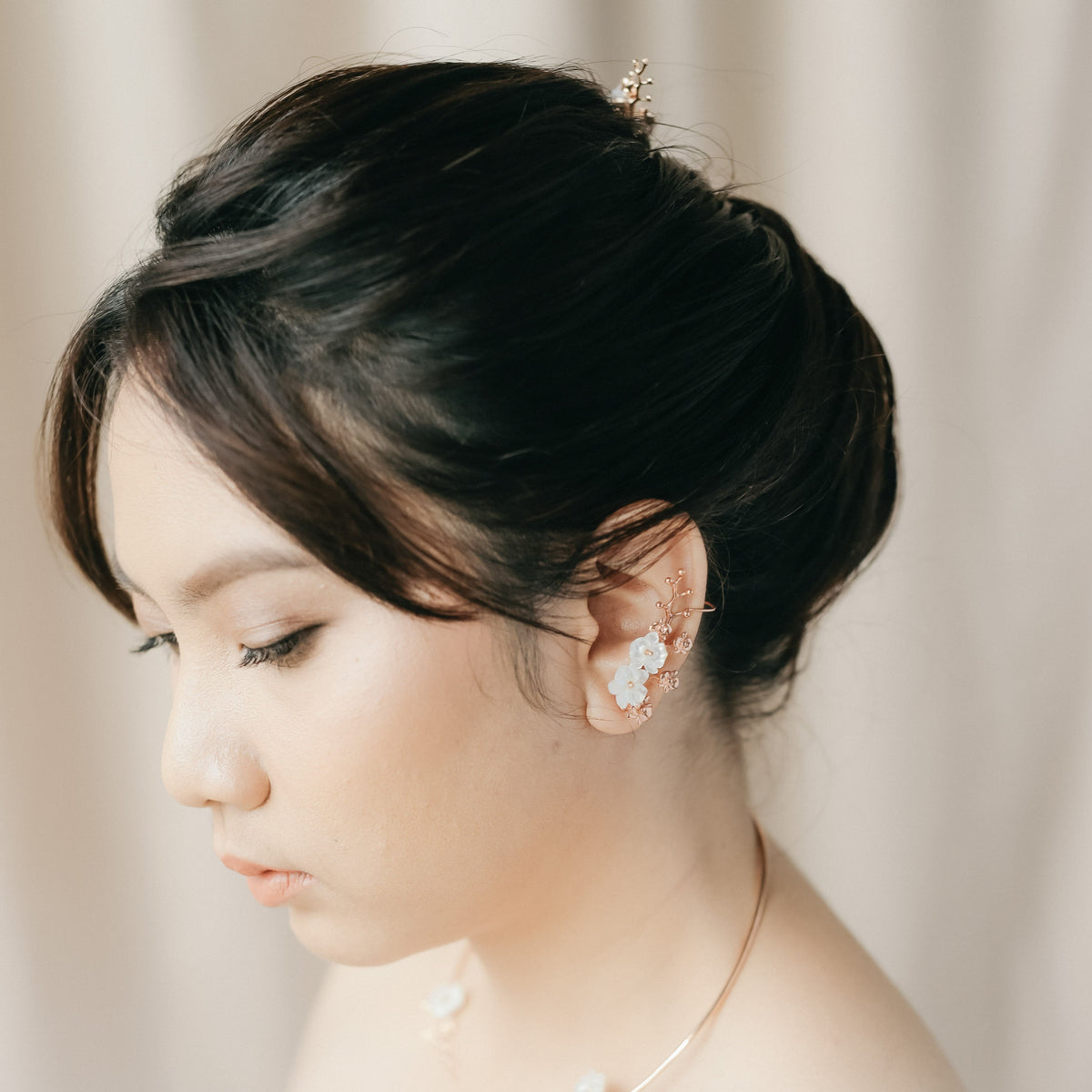 Phaluna Earcuff with Mother of Pearl