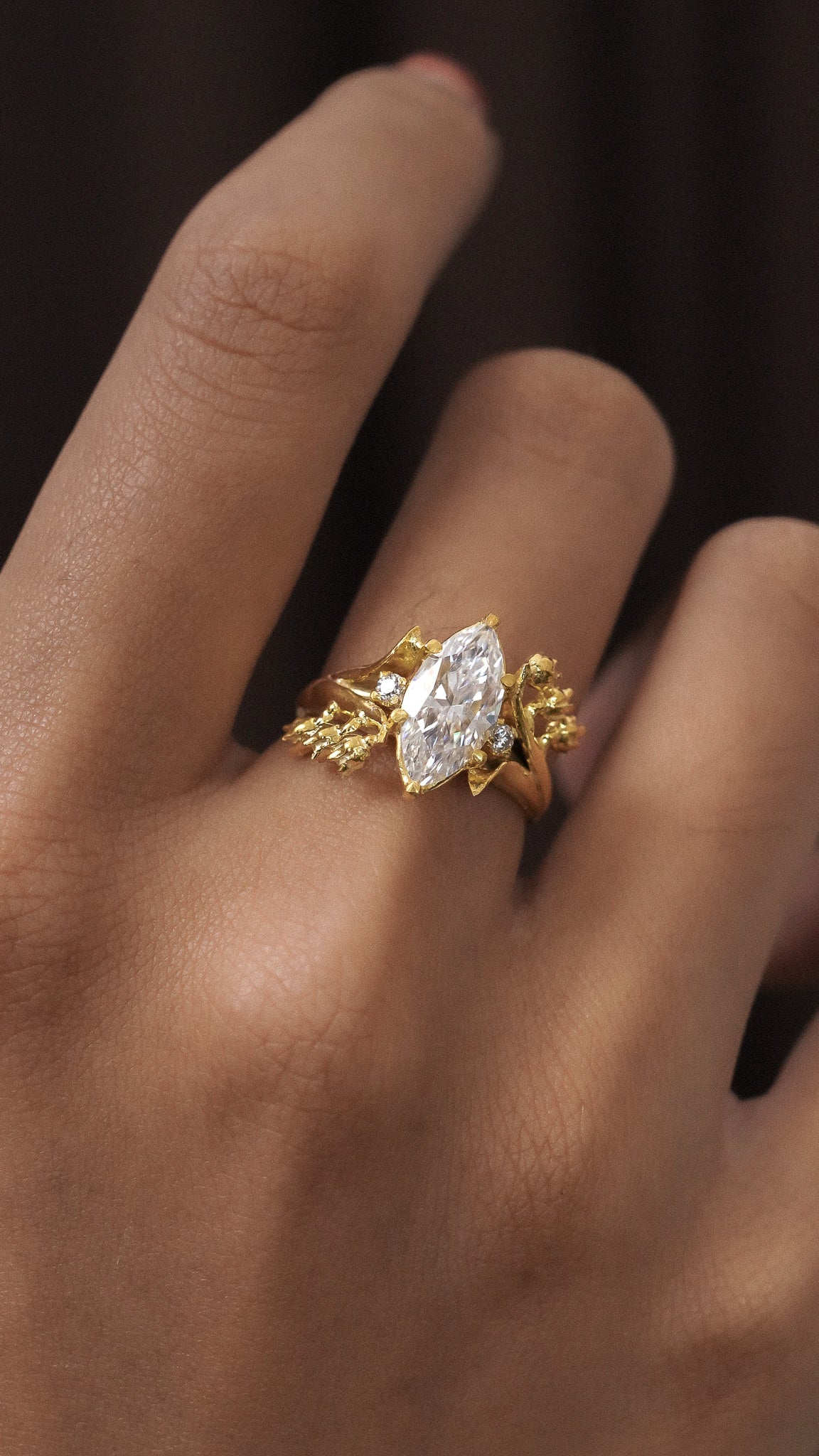 Laras - Lily of the Valley Ring with Marquise Stone in 18K Gold