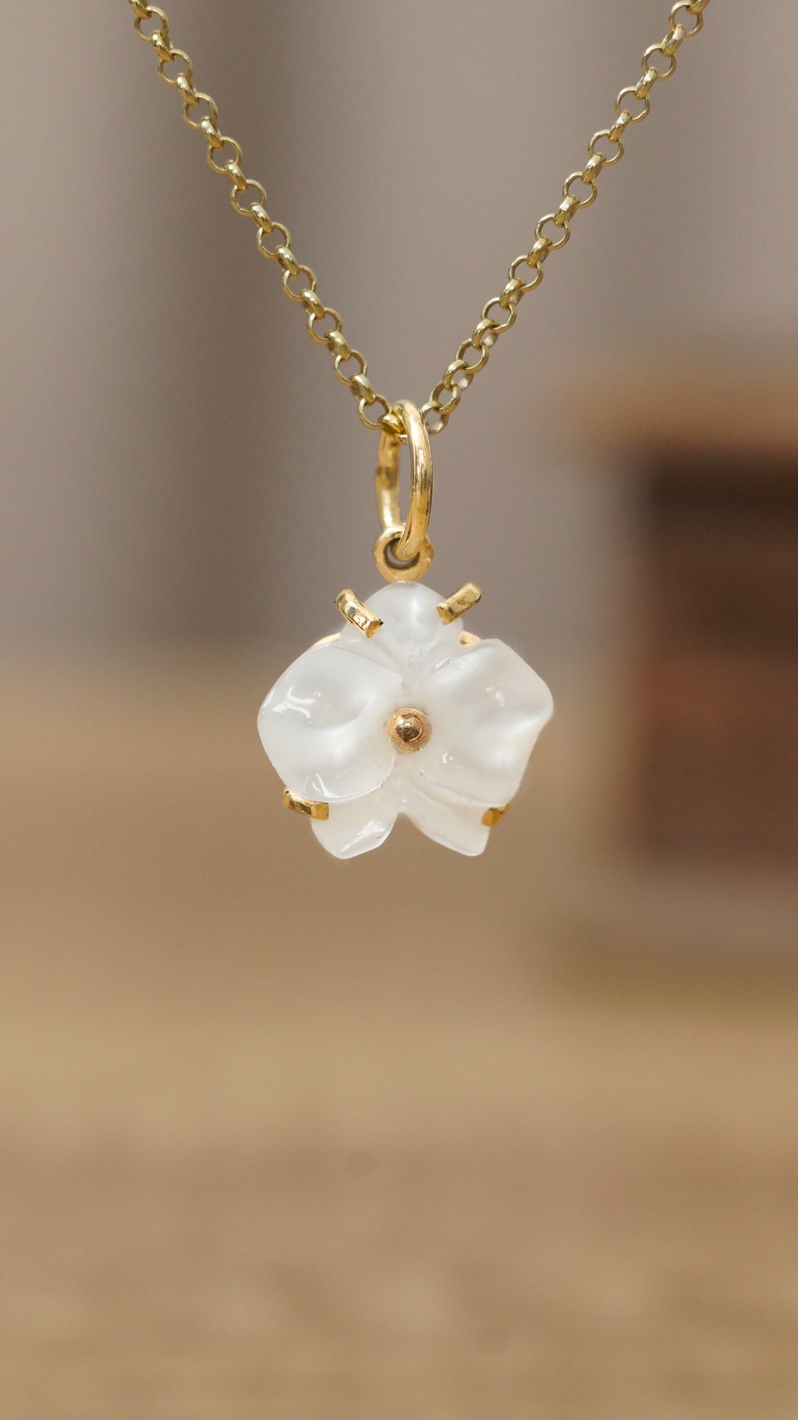Phaluna Charm with Mother of Pearl