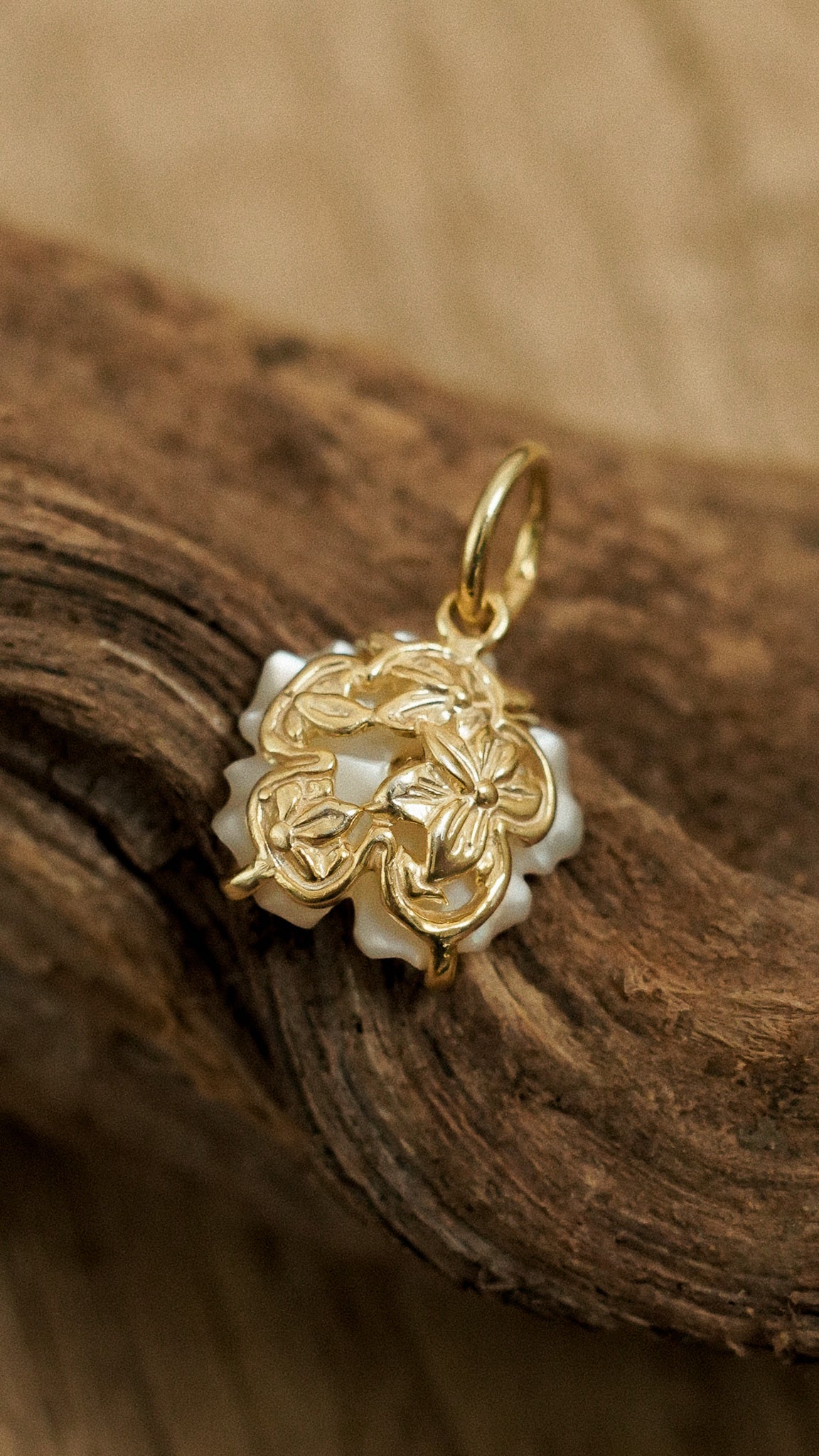 Hibiscus Charm with Mother of Pearl