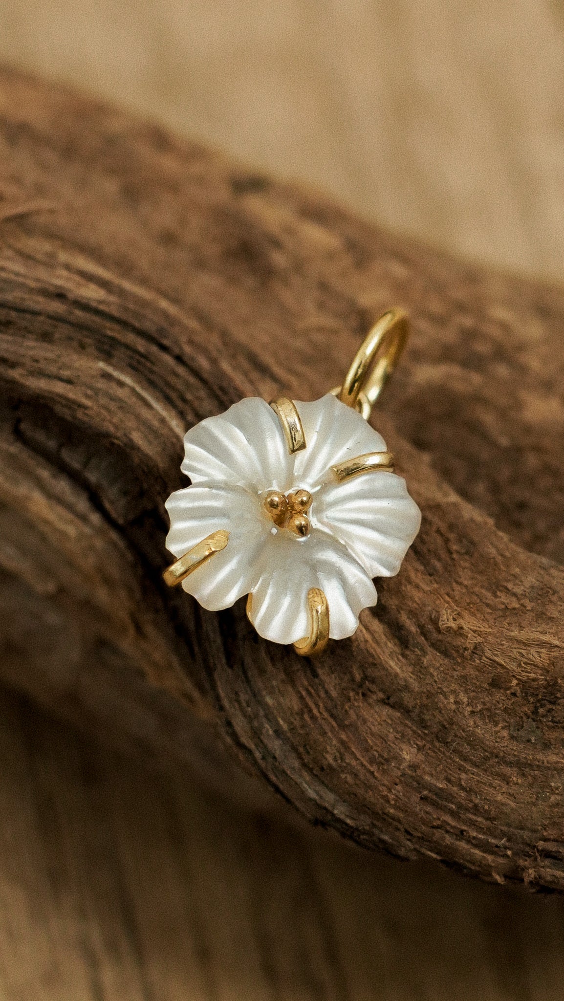 Hibiscus Charm with Mother of Pearl