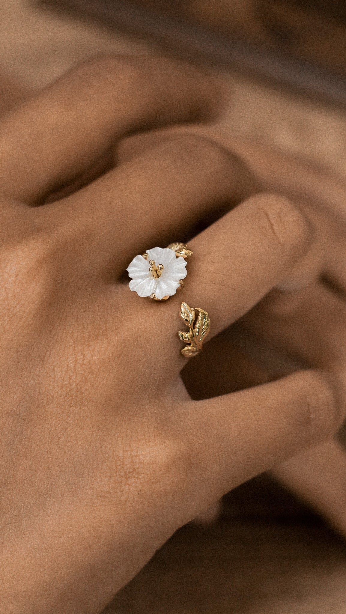 Hibiscus Ring with Mother of Pearl
