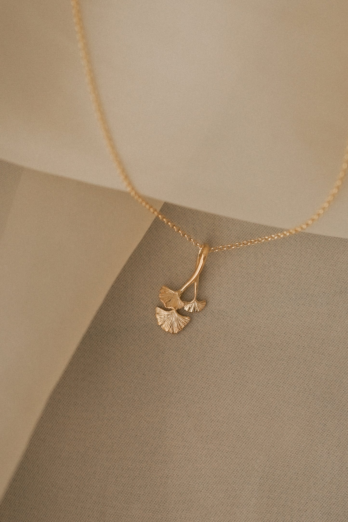 Ginkgo Pendant with Chain Gold