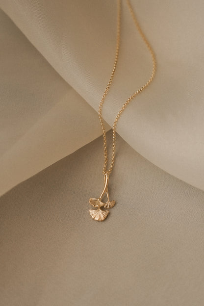 Ginkgo Pendant with Chain Gold