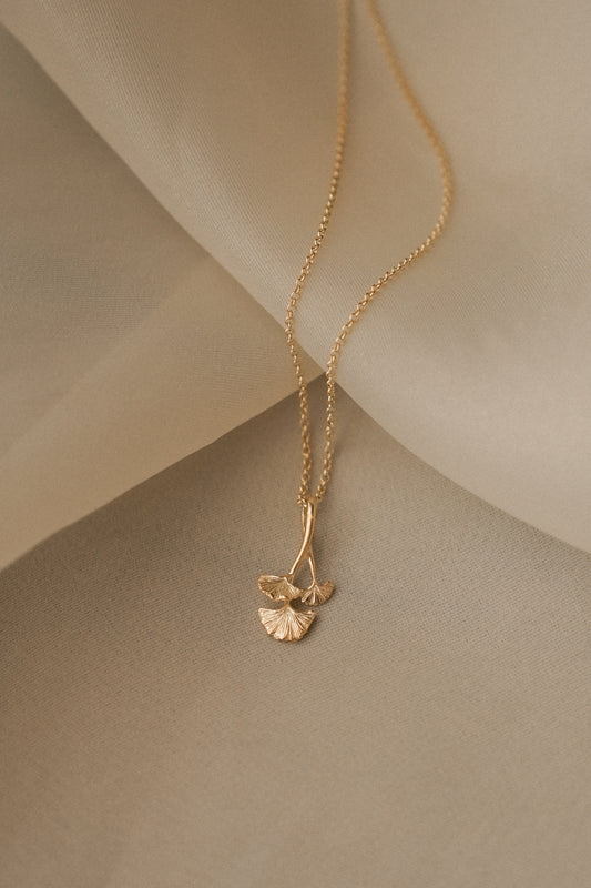 Ginkgo Pendant with Chain Gold