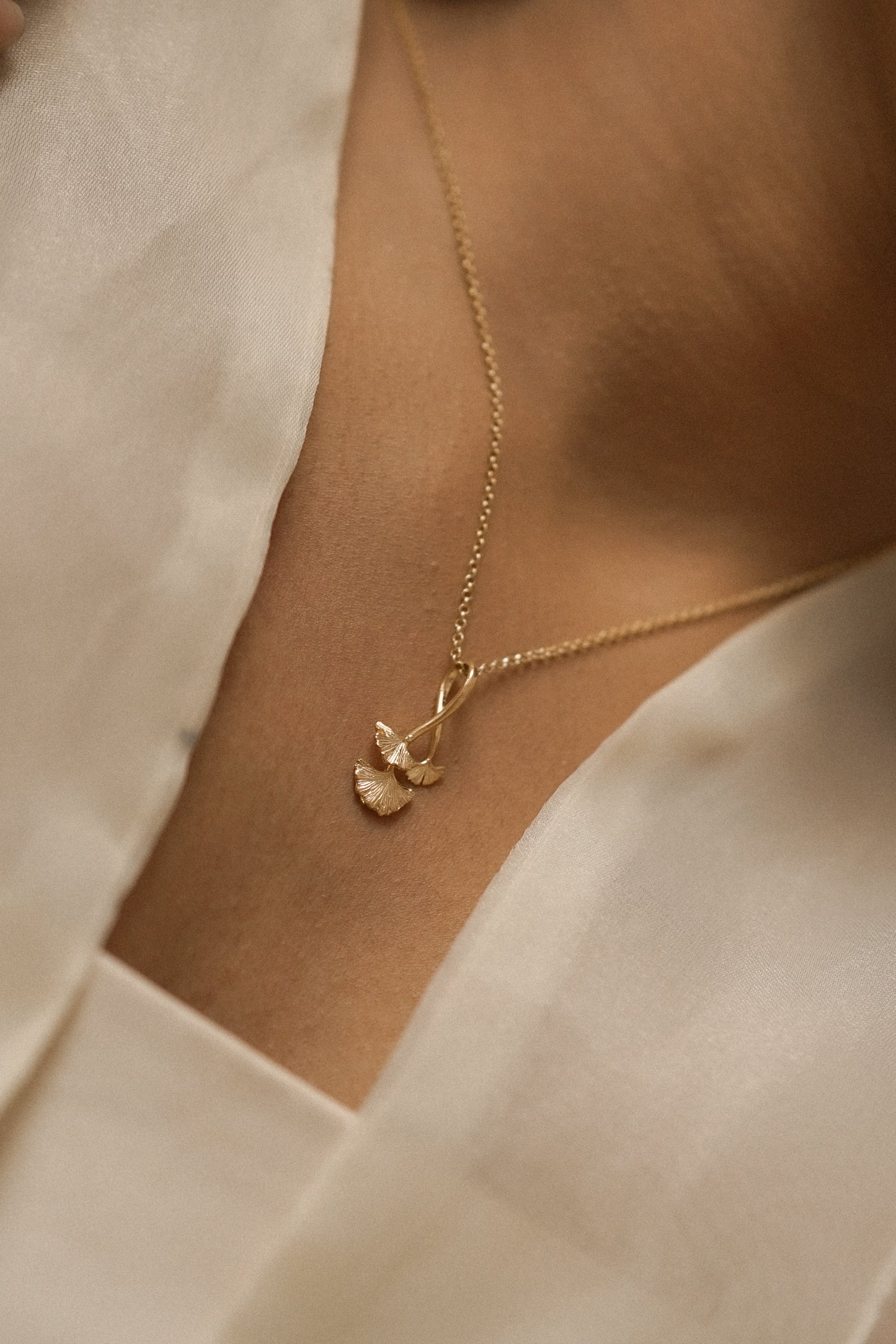 Ginkgo Pendant with Chain Gold