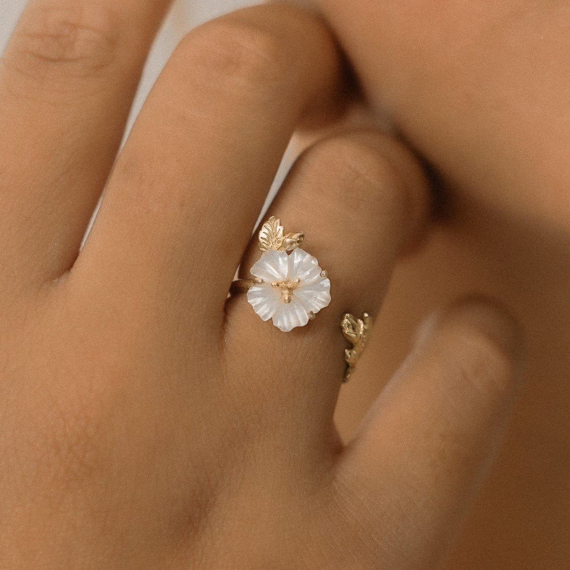 Hibiscus Ring with Mother of Pearl