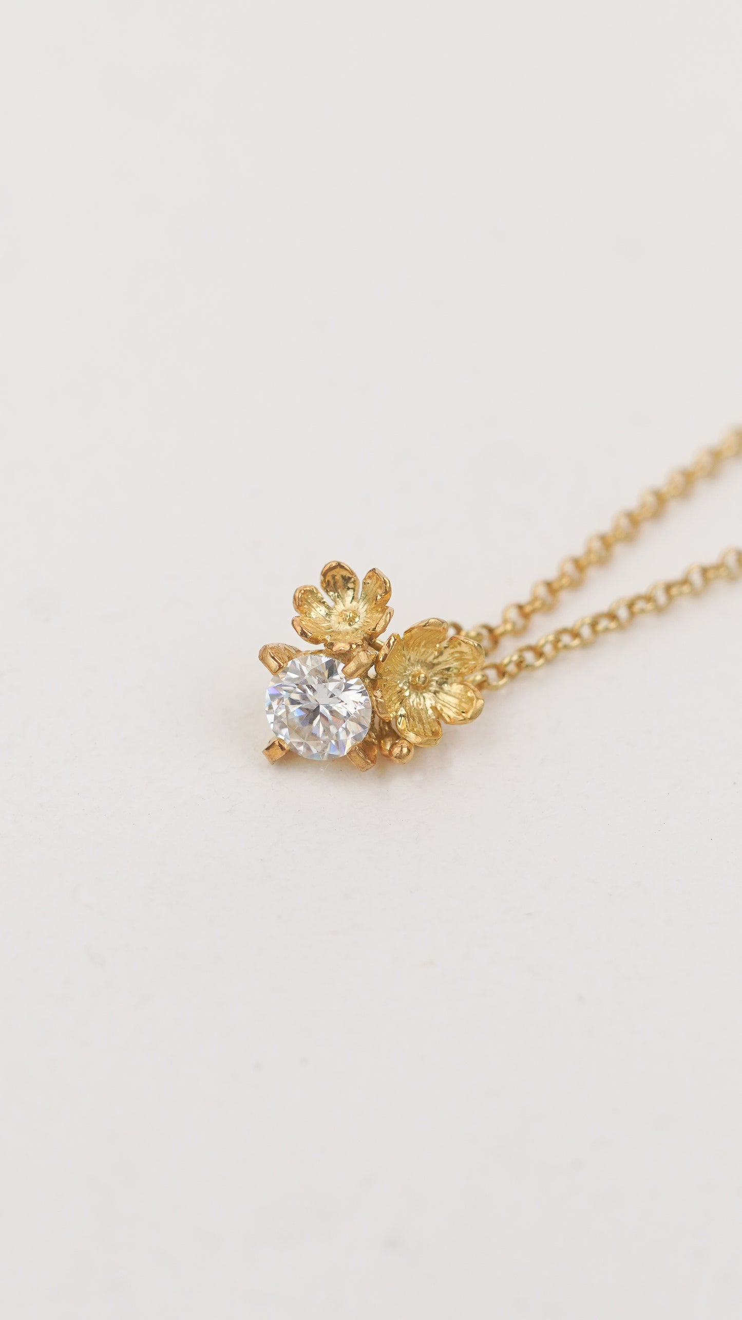 Kembang Necklace with 1 carat stone