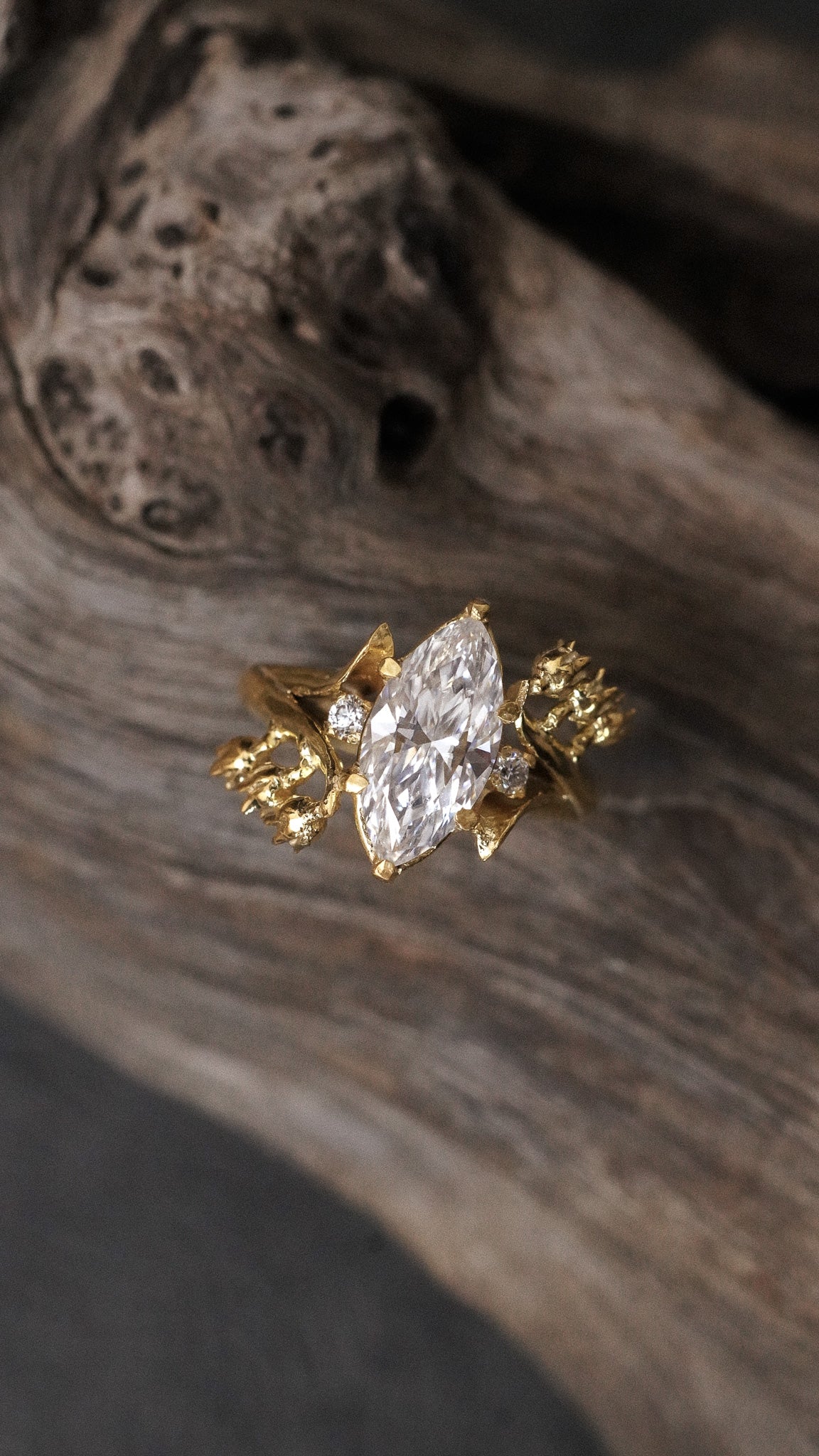 Laras - Lily of the Valley Ring with Marquise Stone in 18K Gold