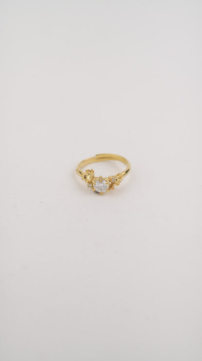 Eternal Kembang Ring 18k Gold with 0,5 carat