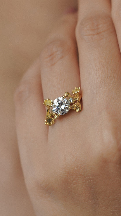 Tuberose Solitaire Ring with Round Stone in 18K Gold