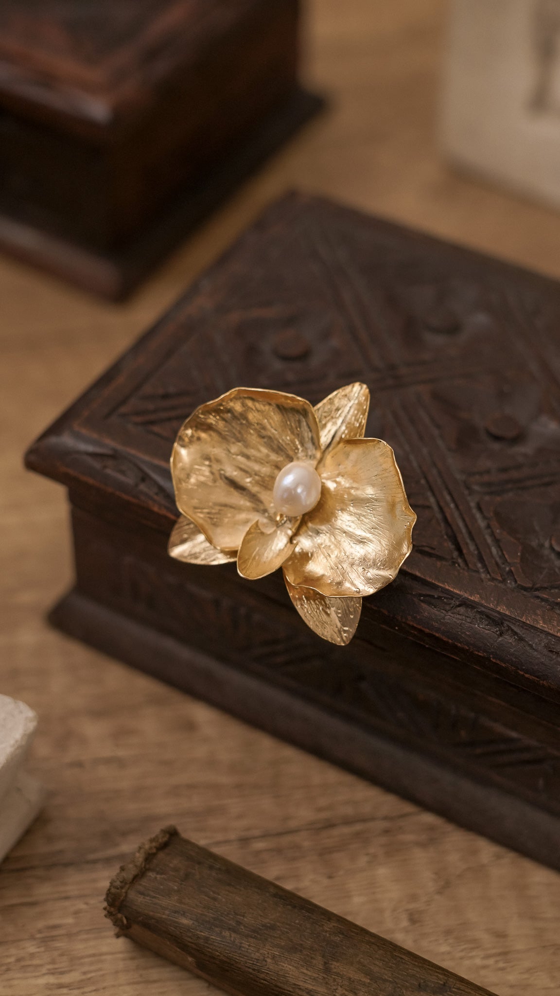 Moon Orchid Brooch in Silver