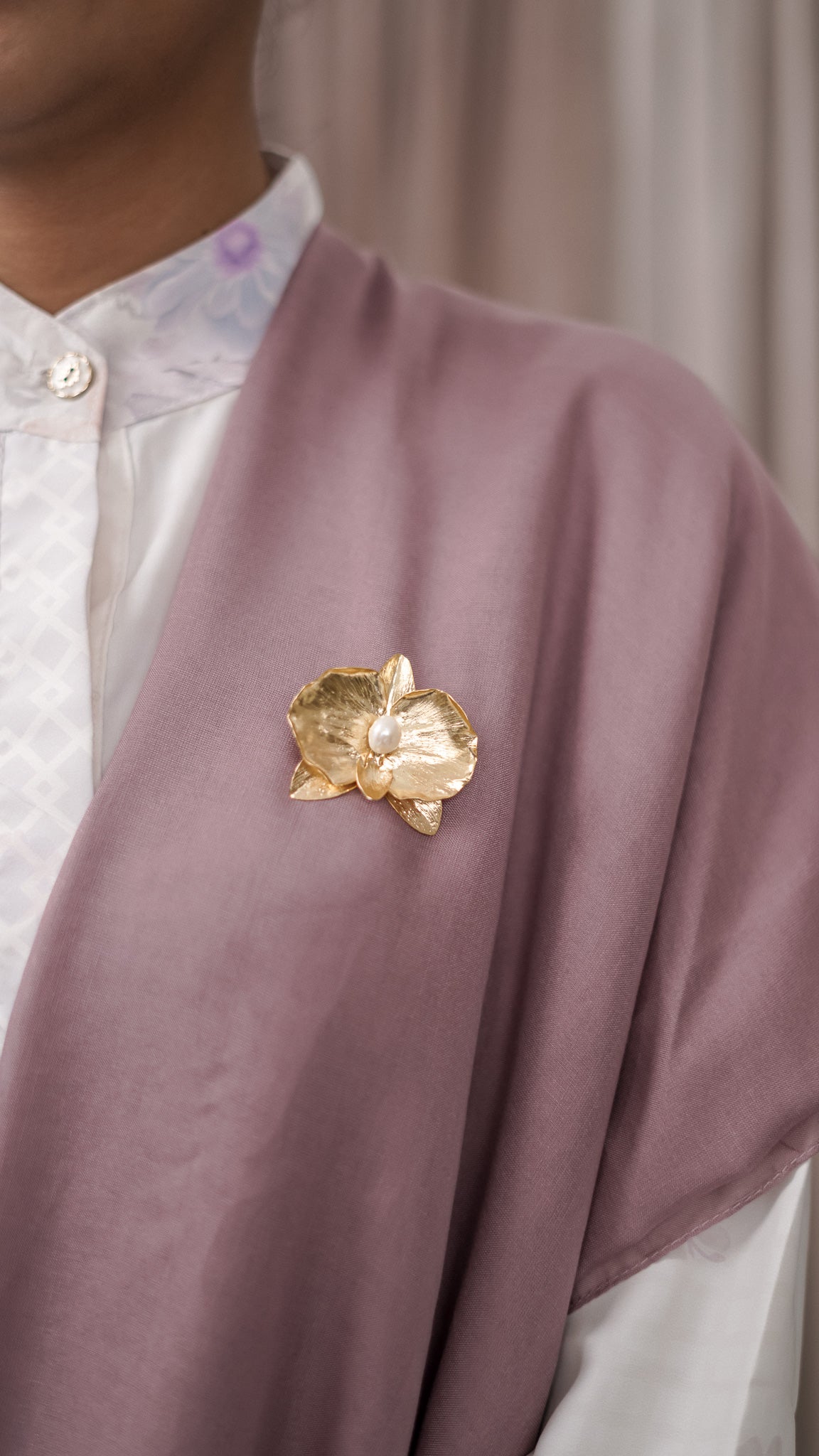 Moon Orchid Brooch in Silver