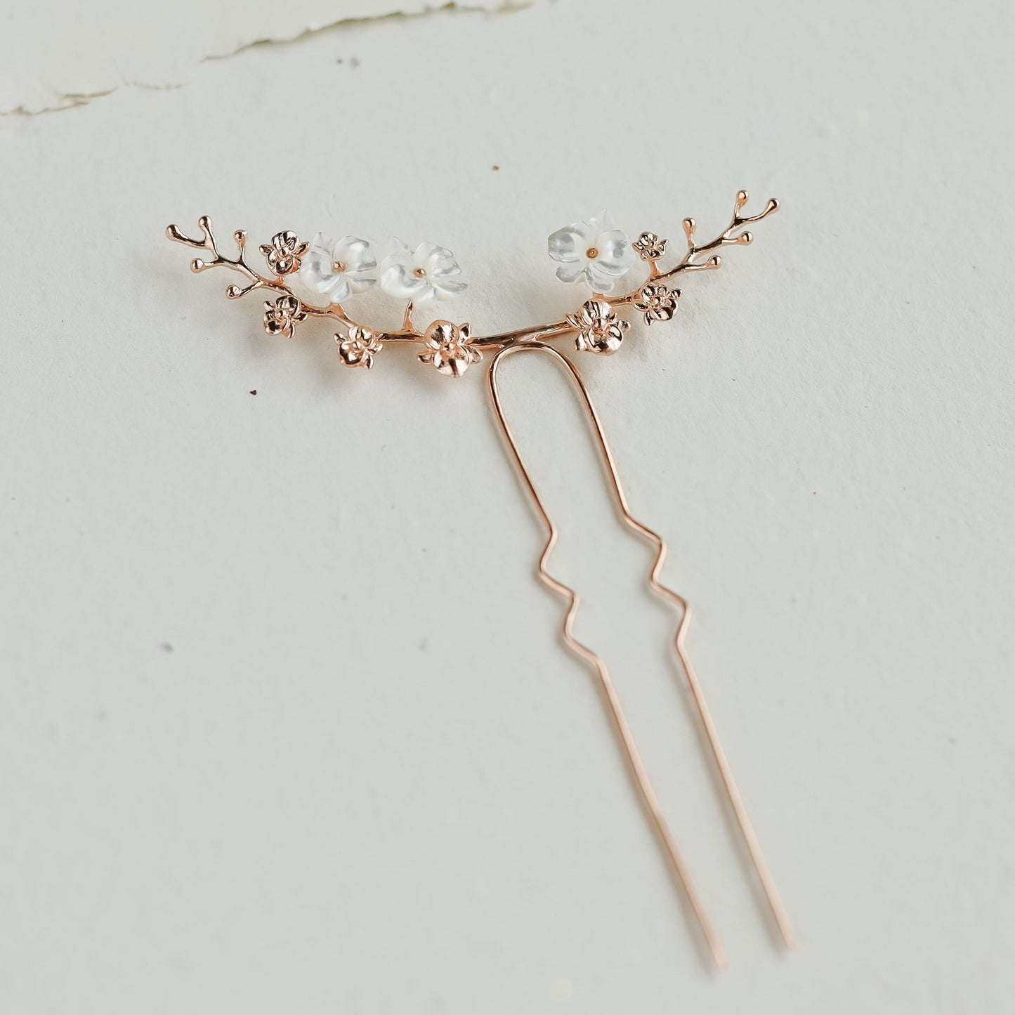 Phaluna Hairpin with Mother of Pearl