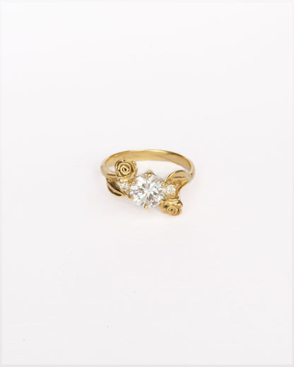 Rose Solitaire Ring with Round Stone in 18K Gold