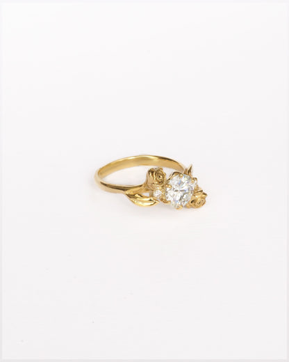 Rose Solitaire Ring with Round Stone in 18K Gold